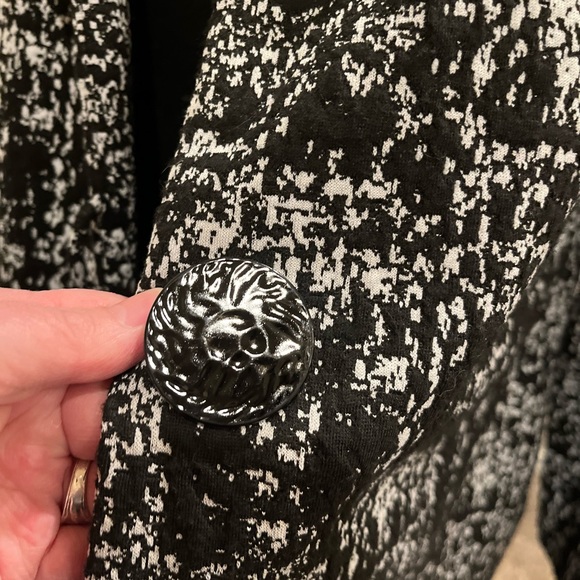 JM Collection Mottles Black and White Lightweight Coat 3 large buttons - Picture 8 of 10